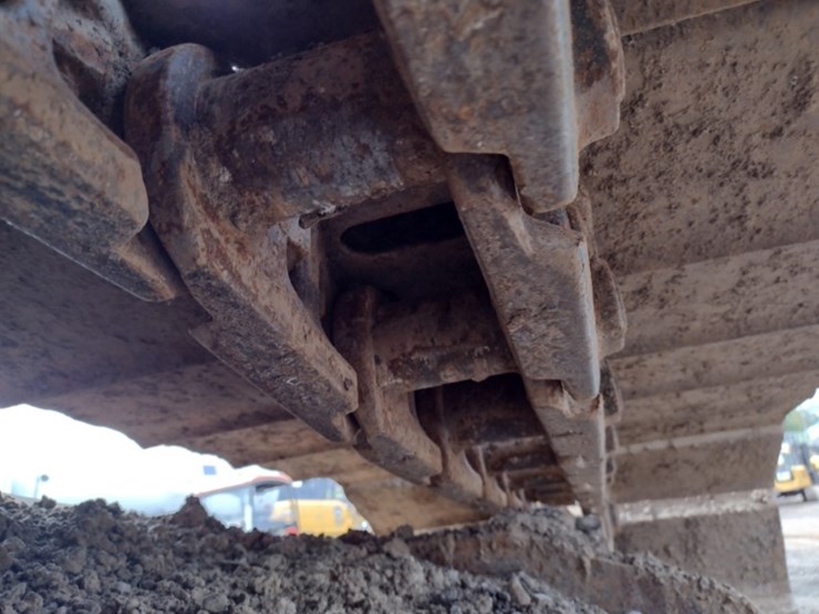 deere-225d-lc-image-30