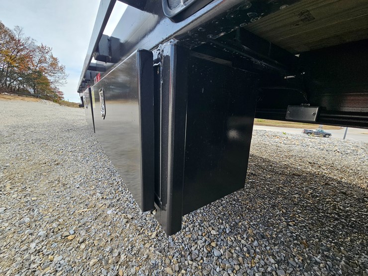 #22762-•-2025-ez-haul-32'-flatbed-trailer-image-47