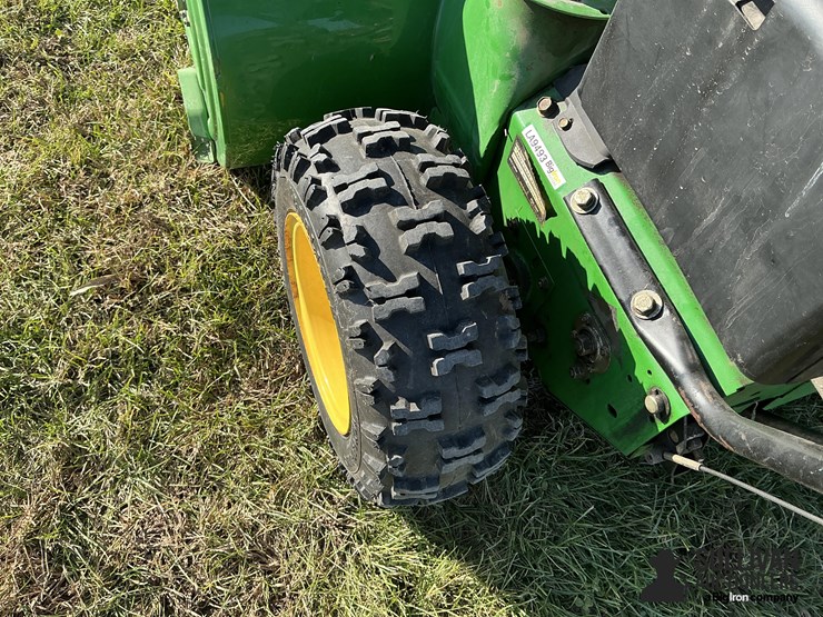 john-deere-1332-dde-snow-blower-image-11