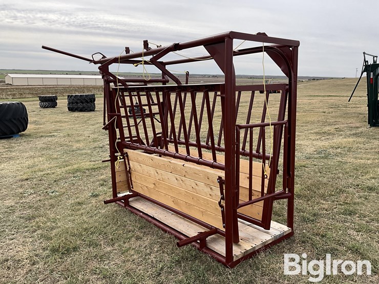 livestock-squeeze-chute-image-7