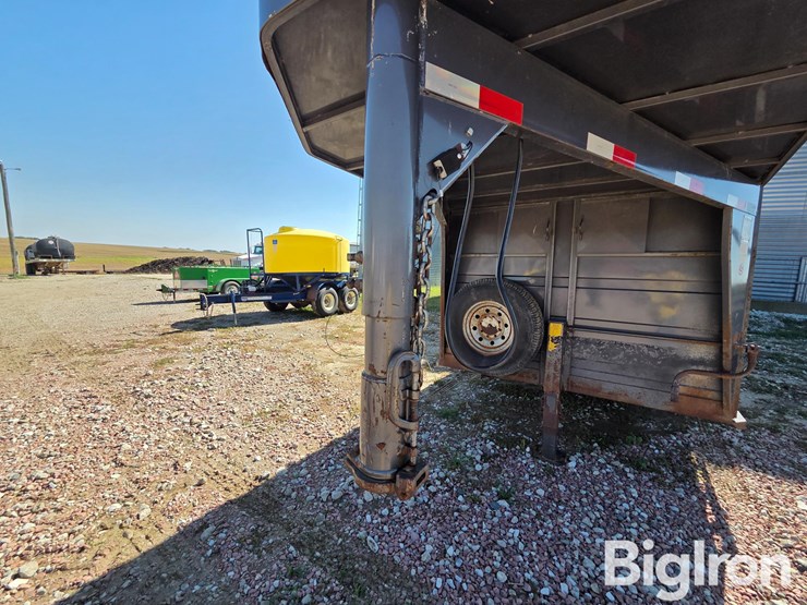 2004-titan-trailer-image-14