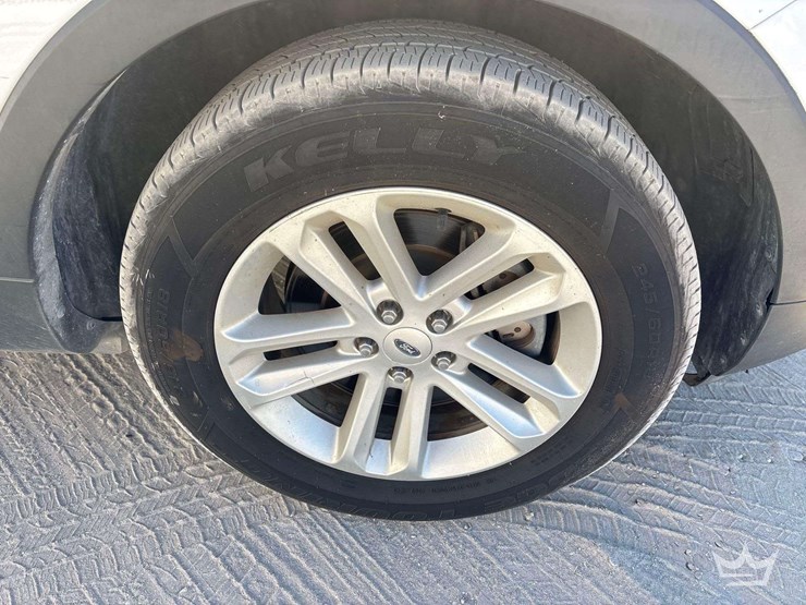 2017-ford-explorer-image-23