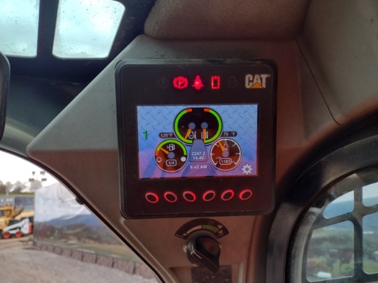 20-caterpillar-262d3-image-7