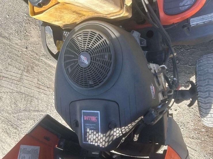 husqarvana-46in-riding-mower-image-9