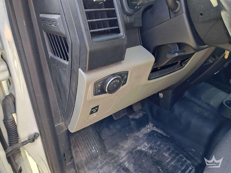 2018-ford-f150-image-36