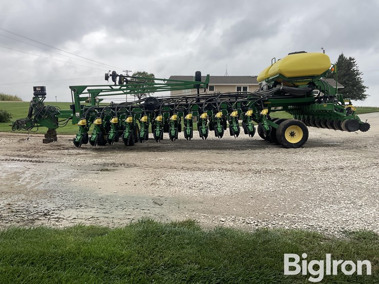 2012-john-deere-db60-image-8