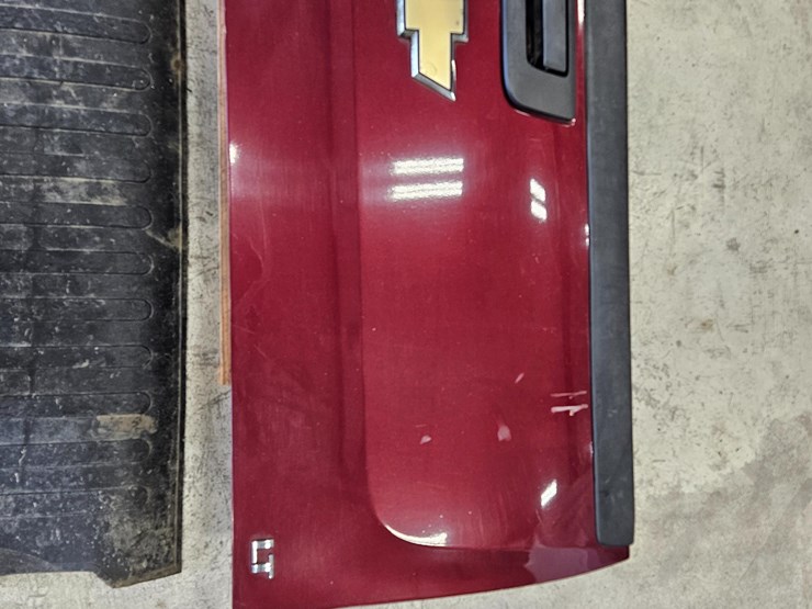 chevrolet-silverado-tailgate-&-box-floor-pad-image-9