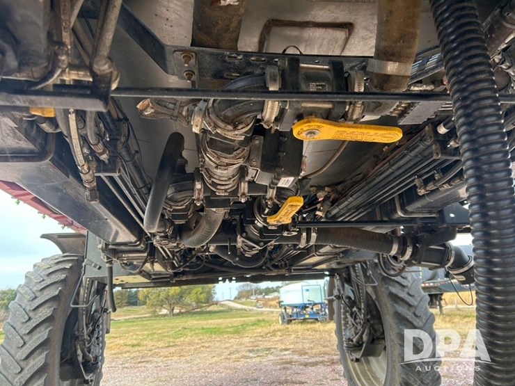 2020-case-ih-patriot-4440-image-51