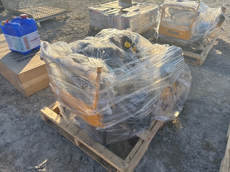 #28-•-unused-dewalt-dw33-walk-behind-zero-turn-mower-inv#32771-image-4