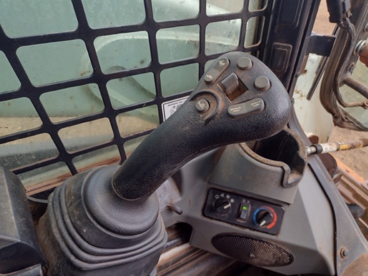 bobcat-t595-image-10