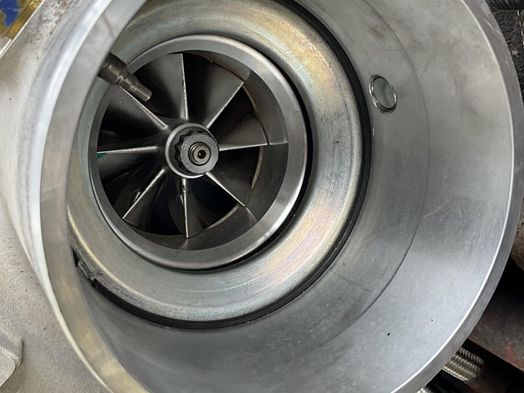 cummins-isx15-turbo-diesel-engine-image-20