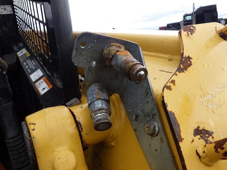 john-deere-317-image-28