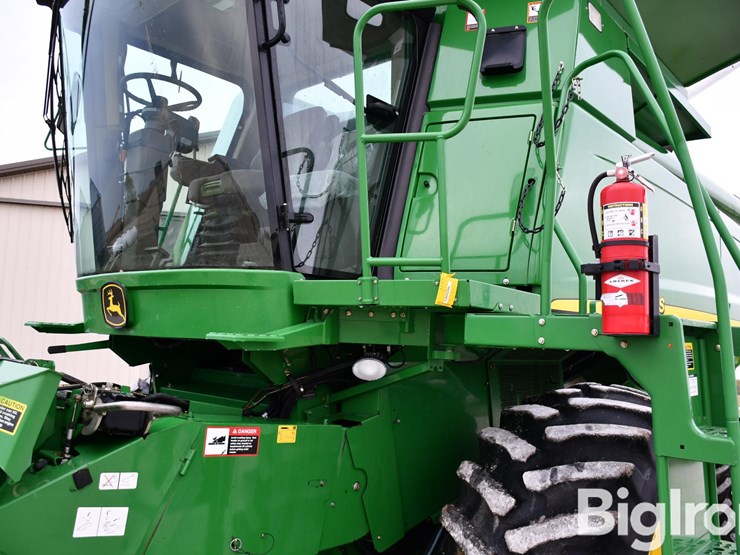 2005-john-deere-9560-sts-image-13