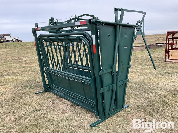 powder-river-livestock-squeeze-chute-image-3