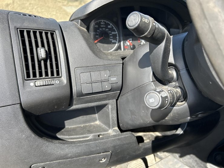 2016-ram-promaster-3500-image-32