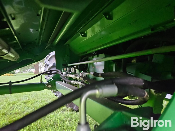 2011-john-deere-9770-sts-image-17