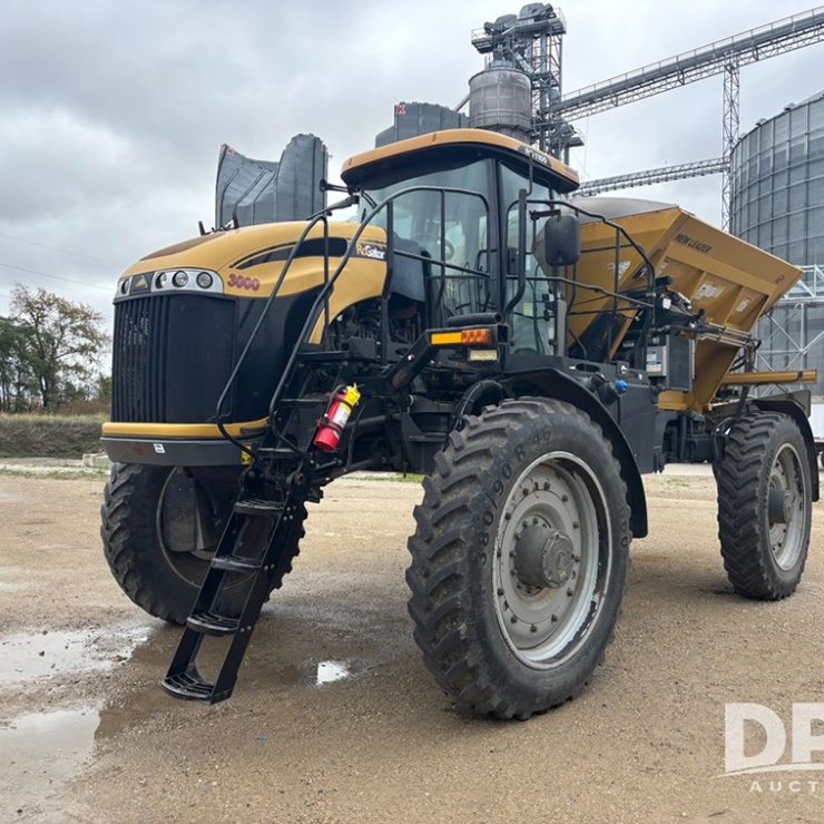2012 RoGator RG100 Dry Machine (DR12557 Unit 3000)