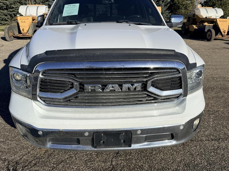 2016-dodge-1500-image-10