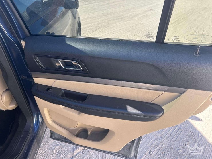 2017-ford-explorer-image-22