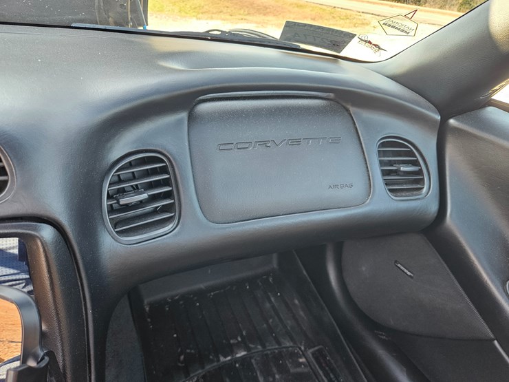 #22774-•-2002-chevrolet-corvette-z06-car-image-39