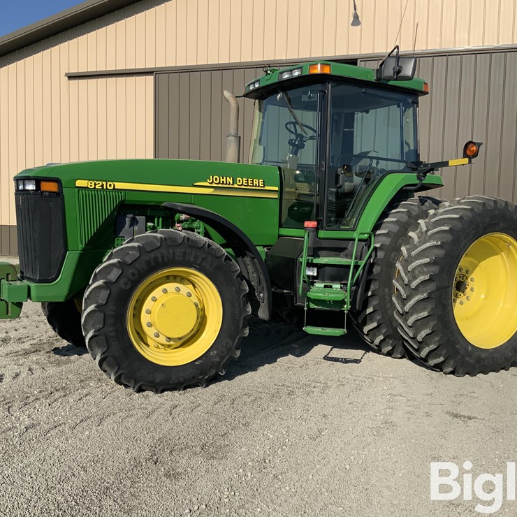 2000 JOHN DEERE 8210