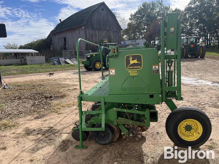 john-deere-1530-image-4