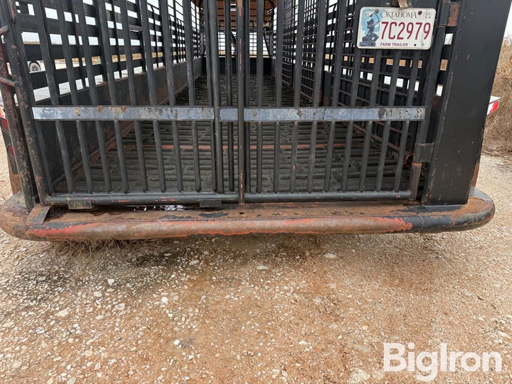 2014-neckover-32'-tri/a-gooseneck-livestock-trailer-image-16