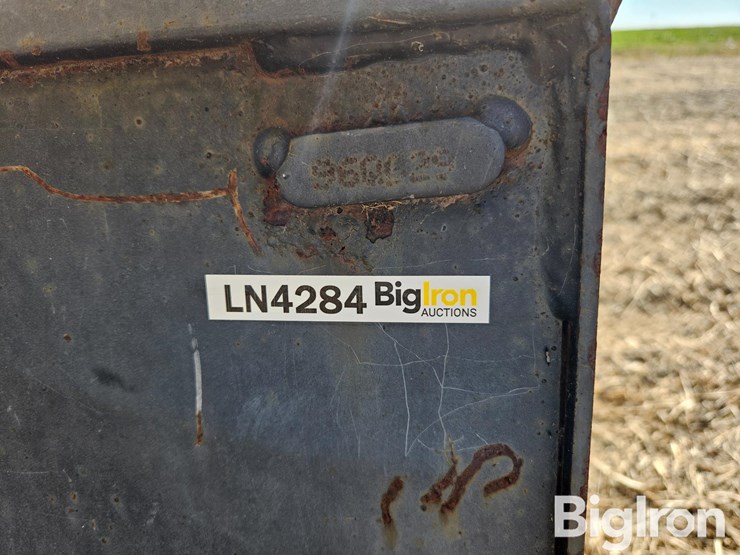 8'-loader-bucket-w/-skid-steer-mounting-plate-or-westendorf-loader-mounts-image-16