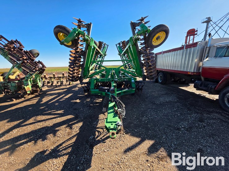 2013-john-deere-2623vt-image-2