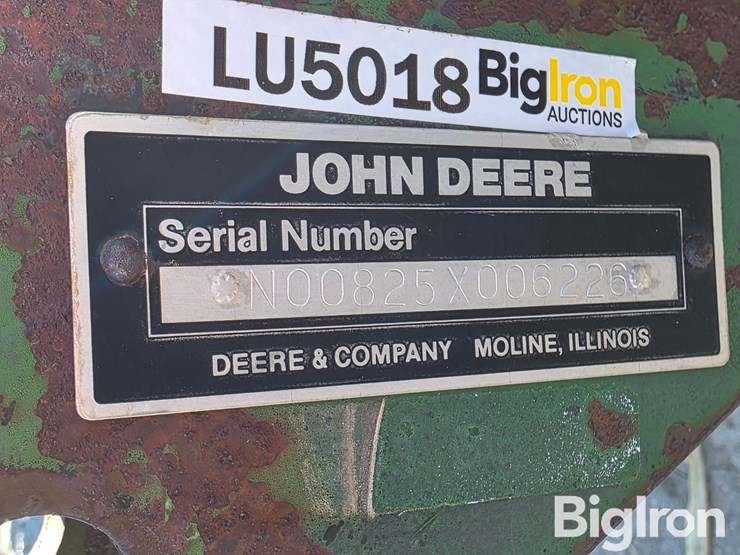 john-deere-825-image-16