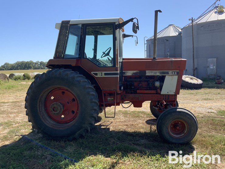 1977-international-1086-image-4