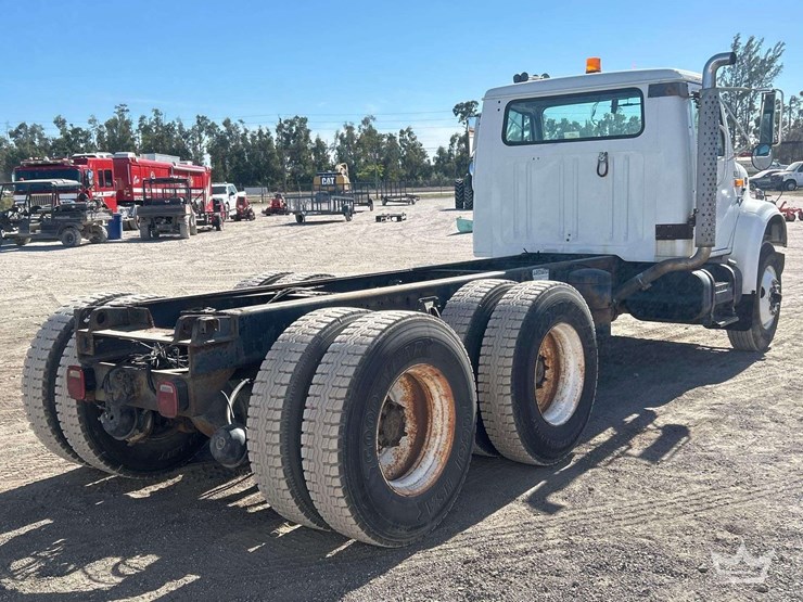 1999-international-f-4900-t/a-cab-and-chassis-truck-image-3