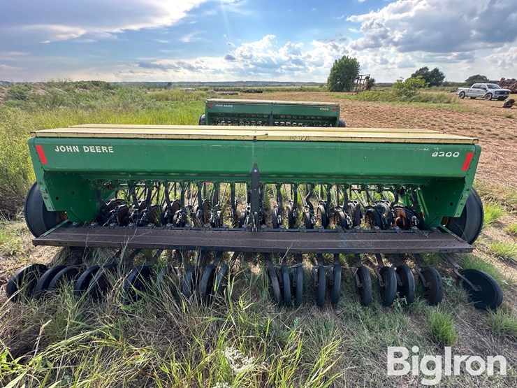 john-deere-8300-image-6