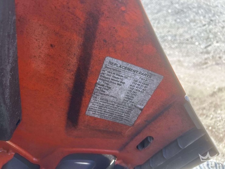 husqvarna-46in-riding-mower-image-13