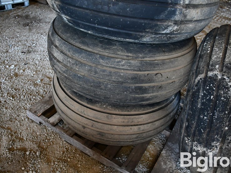 american-farmer-16.5l-16.1-tires-on-8-bolt-rims-image-13