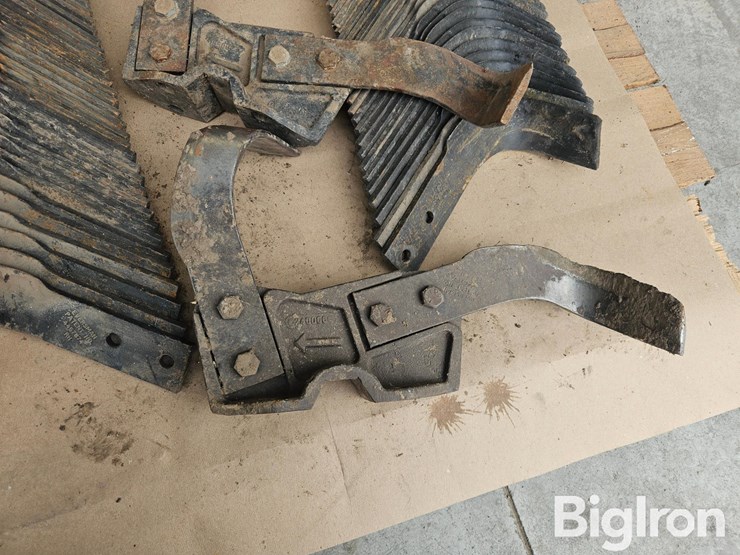 eversman-unused-tiller-knives-&-brackets-image-14