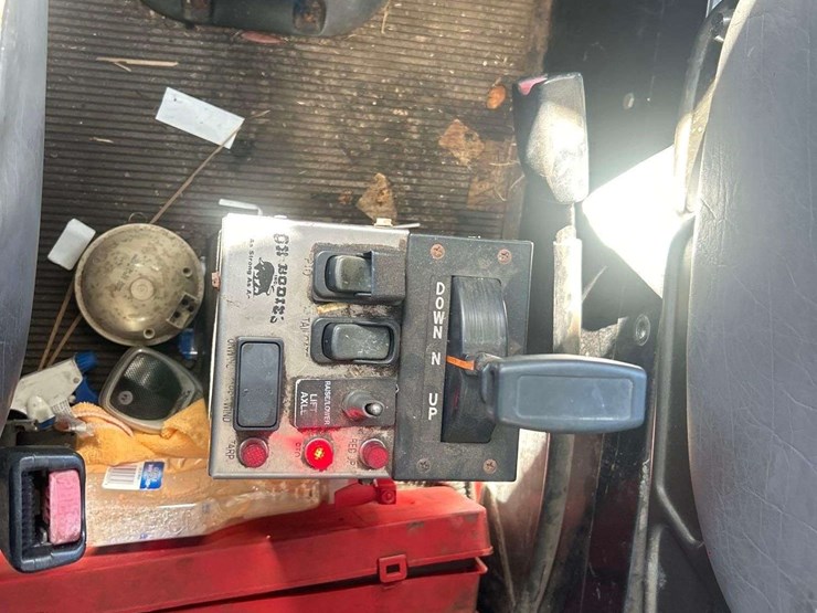 2013-peterbilt-367-image-16