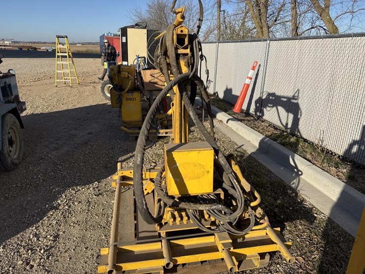 #3290-•-shotcrete-robot-image-2