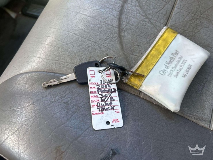 2013-peterbilt-367-image-29