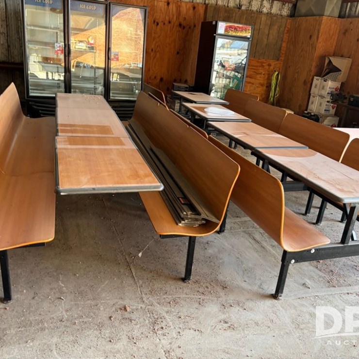 Double Booths (DR12592)