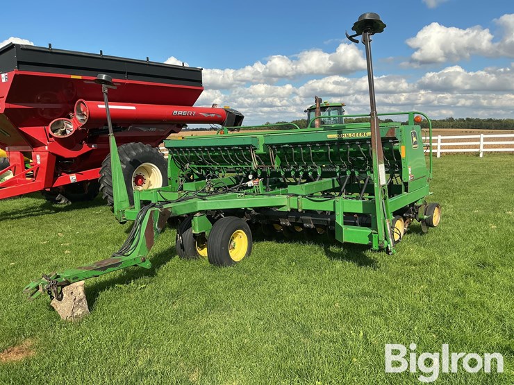 john-deere-750-image-1