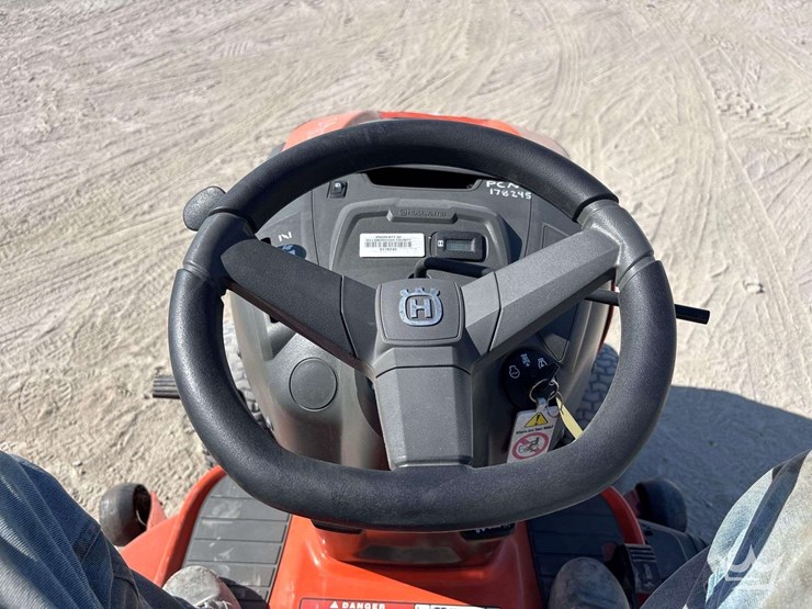 husqvarna-46in-riding-mower-image-12