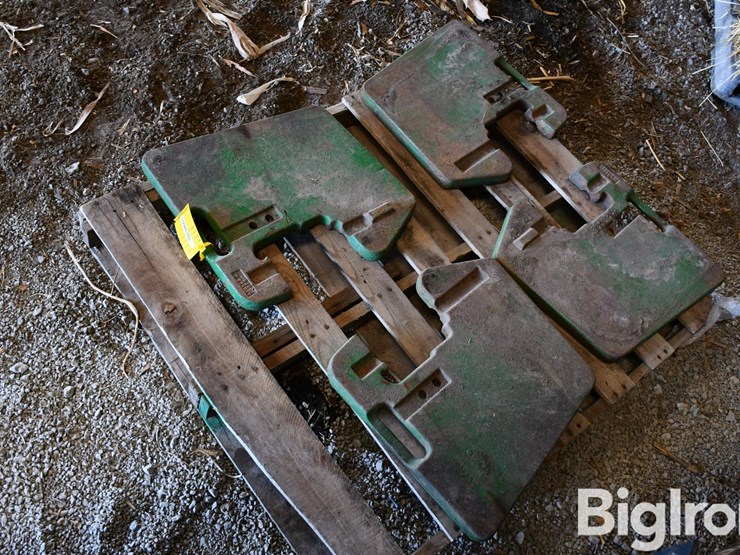 john-deere-suit-case-weights-image-1
