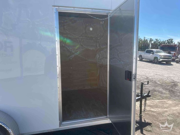 2025-j-&amp;-c-suppliers-enclosed-trailer-image-7