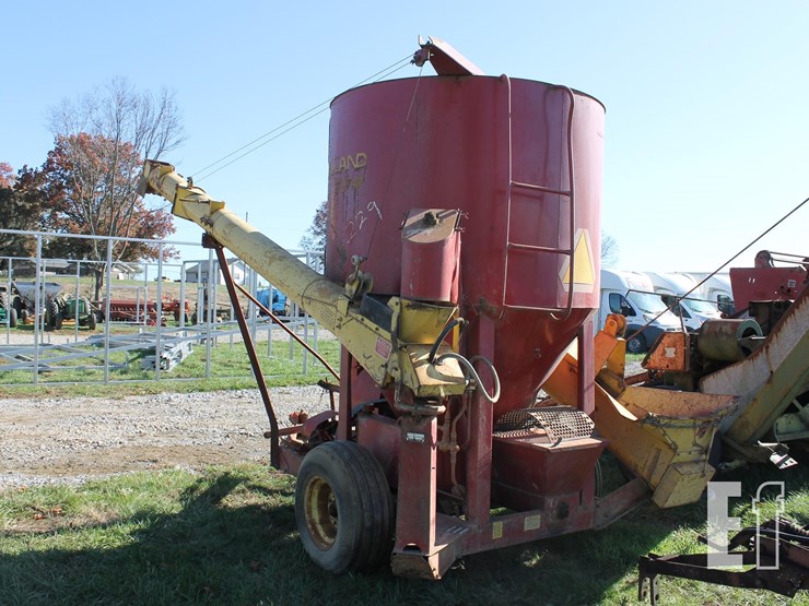 new-holland-354-image-4