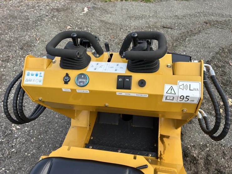 #2713-•-2025-infront-yf400-mini-skid-steer-image-13
