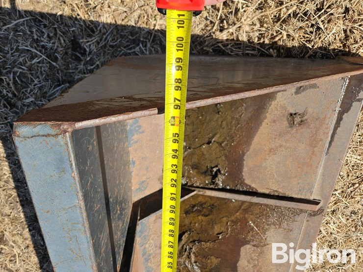 8'-loader-bucket-w/-skid-steer-mounting-plate-or-westendorf-loader-mounts-image-13