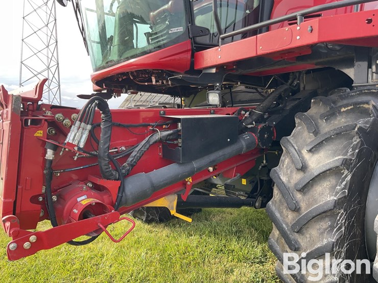 2016-case-ih-8240-image-14