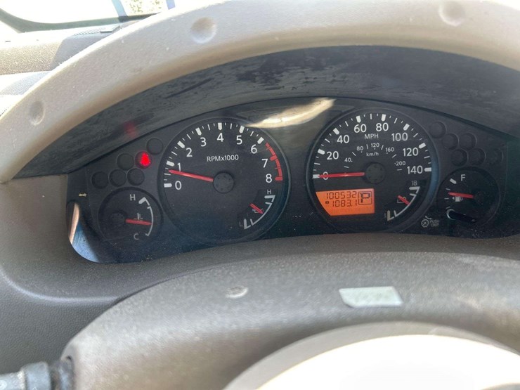 2015-nissan-frontier-image-13