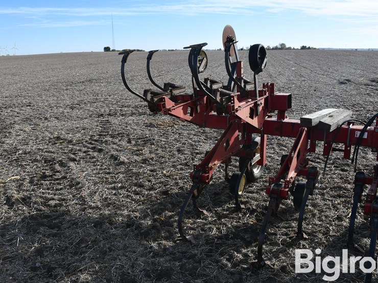 international-183-image-12